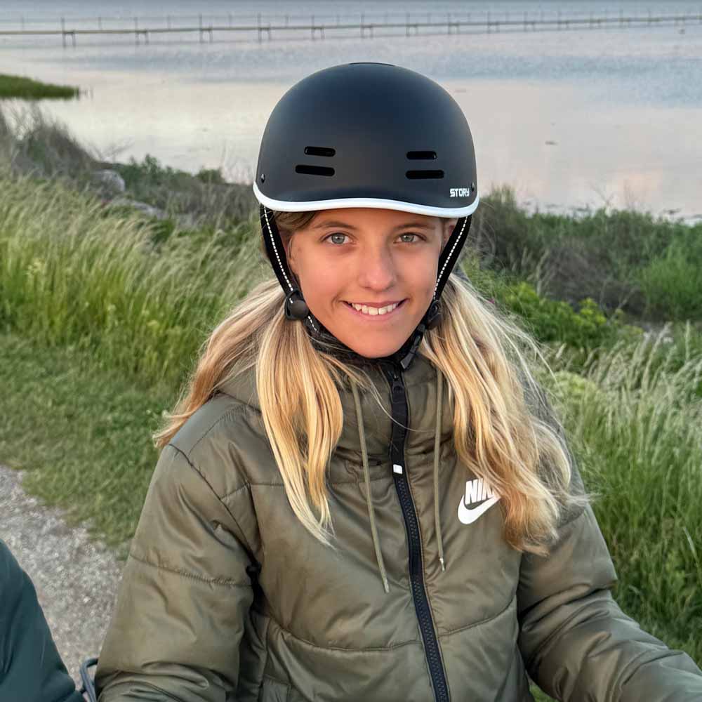 Story Retro Certified Helm