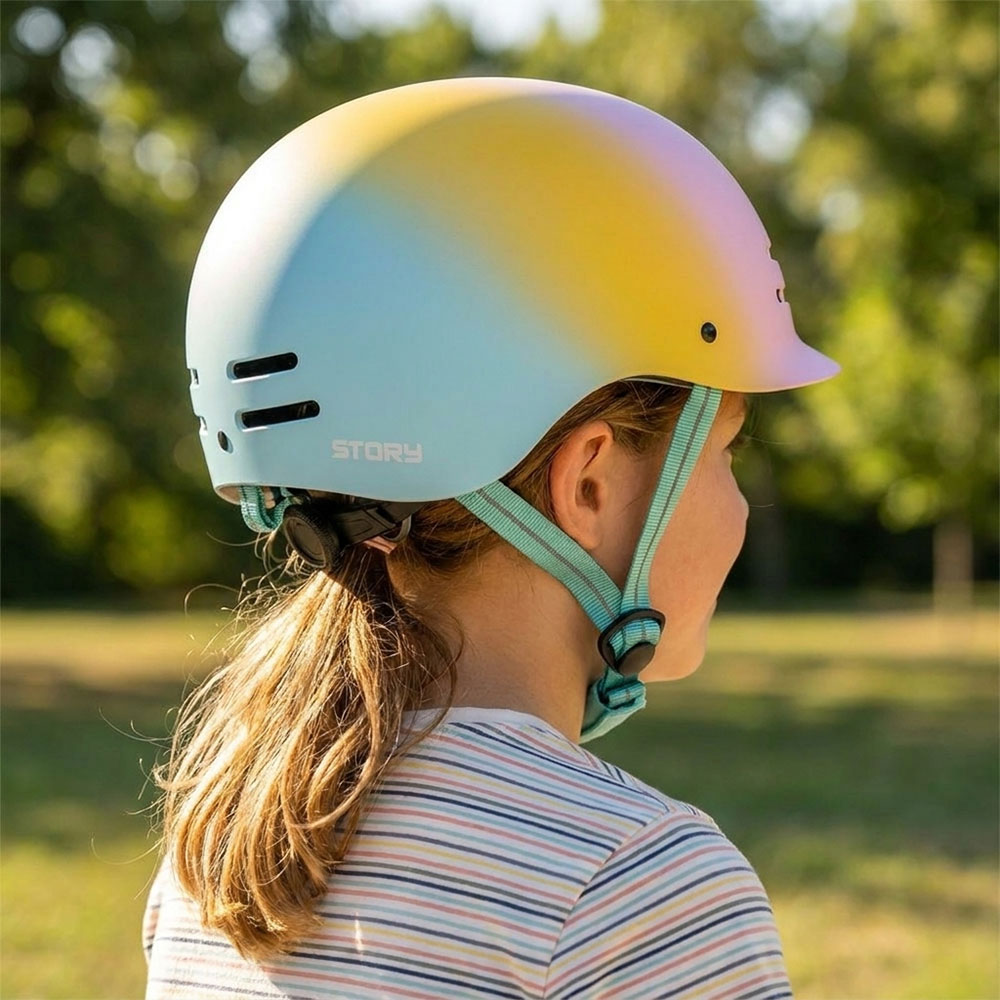 Story Retro Certified Helm