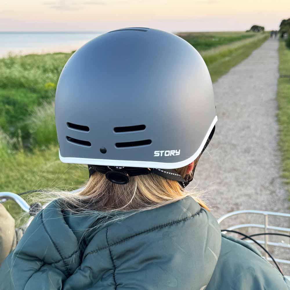 Story Retro Certified Helm