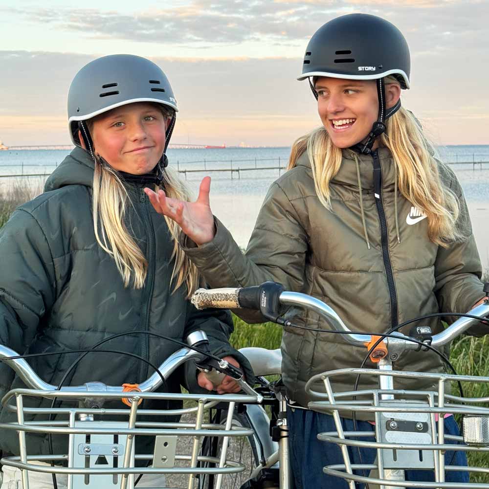 Story Retro Certified Helm